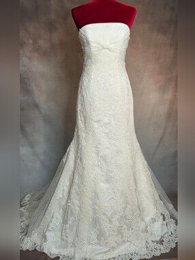 Aire Barcelona Ivory Lace Mermaid Wedding Dress